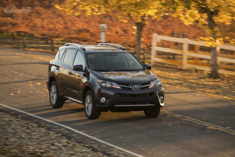 Toyota Rav4 đã có mặt trên thị trường ô tô trước cả mẫu xe CR-V Toyota Rav4 đã có mặt trên thị trường ô tô trước cả mẫu xe CR-V