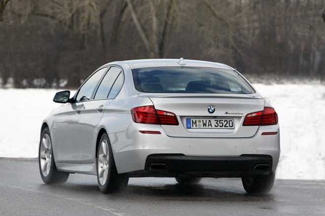 BMW M550d xDrive 2016: Tăng tốc từ 0-100 km/h trong 4,7 giây 1. BMW M550d xDrive 2016: Tăng tốc từ 0-100 km/h trong 4,7 giây.