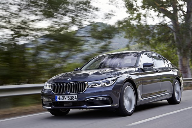 BMW 740d xDrive 2016: Tăng tốc từ 0-100 km/h trong 5,2 giây 5. BMW 740d xDrive 2016: Tăng tốc từ 0-100 km/h trong 5,2 giây