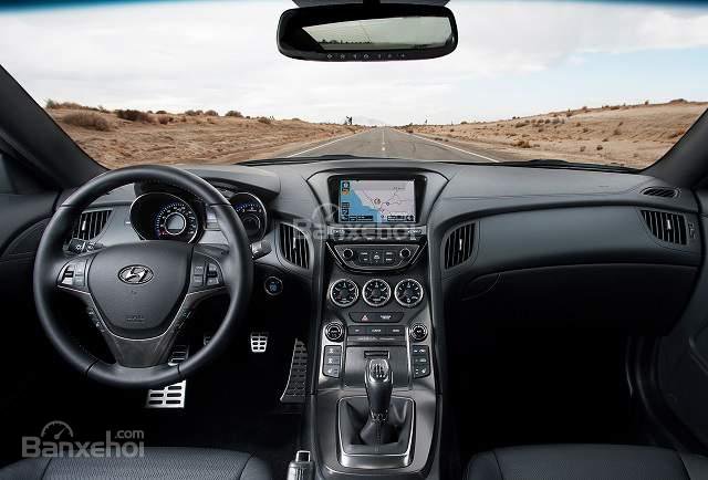 Đánh giá xe Hyundai Genesis Coupe 2016 phần tiện ích 1.