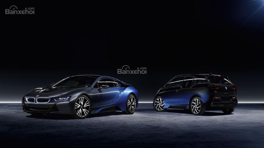 BMW i3 và i8 CrossFade concept đầy sắc màu ra mắt tại triển lãm Paris.