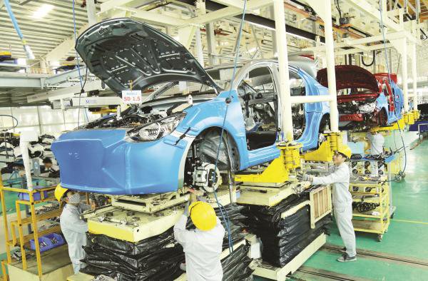 Sản xuất ô tô trong nước đang lo ngại trước lộ trình giảm thuế của xe nhập