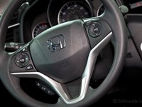 HondaFit201528 1bdb Đánh giá chi tiết xe Honda Fit 2015: Mạnh mẽ, linh hoạt