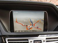 Đánh giá xe Mercedes E-Class 2016: Xe được trang bị màn hình HD cùng những công nghệ thông minh.