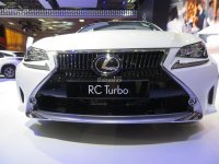 hình ảnh chi tiết về mẫu Lexus RC Turbo tại triển lãm ô tô Việt Nam 2016 - Vietnam Motor Show 2016.