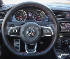 Đánh giá vô lăng xe Volkswagen Golf GTI 2015