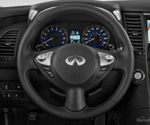 Đánh giá vô lăng xe Infiniti QX70 2015