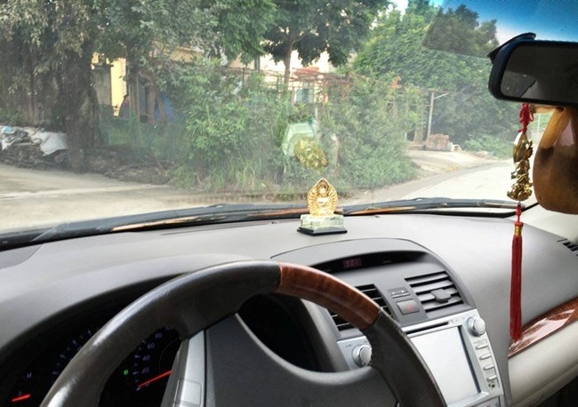 Cần điều chỉnh tốc độ an toàn khi vào cua.