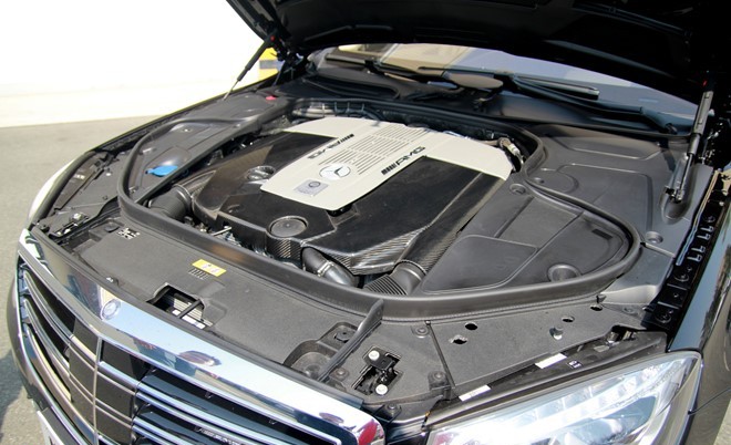 Mercedes S65 AMG sử dụng động cơ V12 Mercedes S65 AMG sử dụng động cơ V12.