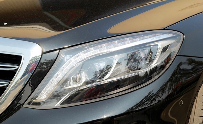Mercedes S65 AMG sử dụng hệ thống đèn pha full LED Mercedes S65 AMG sử dụng hệ thống đèn pha full LED.