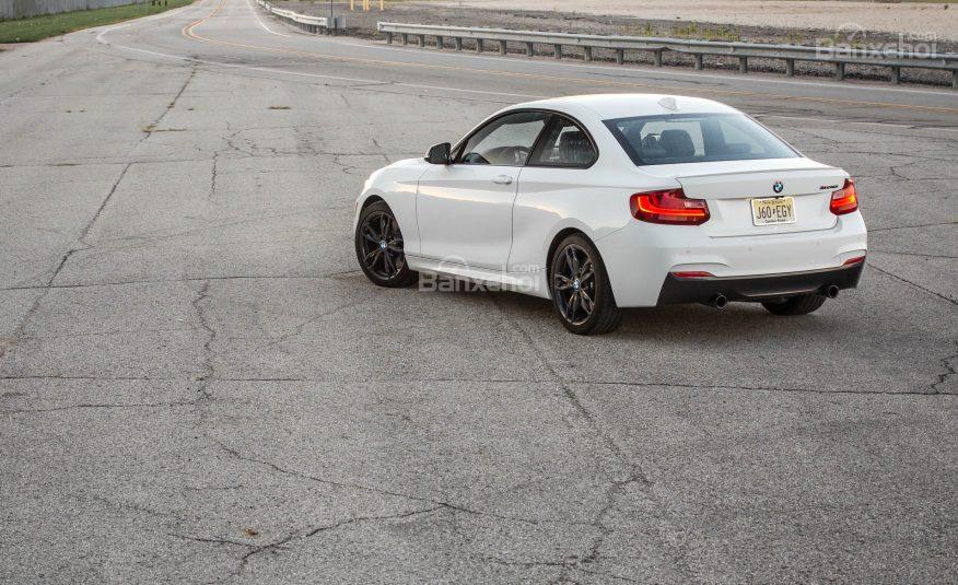 BMW 2-Series 2017 được trang bị chức năng stop-start tự động giúp tiết kiệm nhiên liệu hơn.