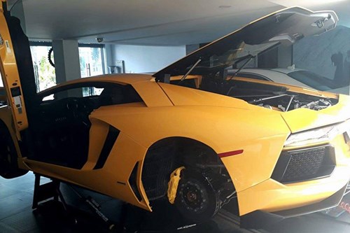 Lamborghini Aventador 8 Lamborghini Aventador 8.