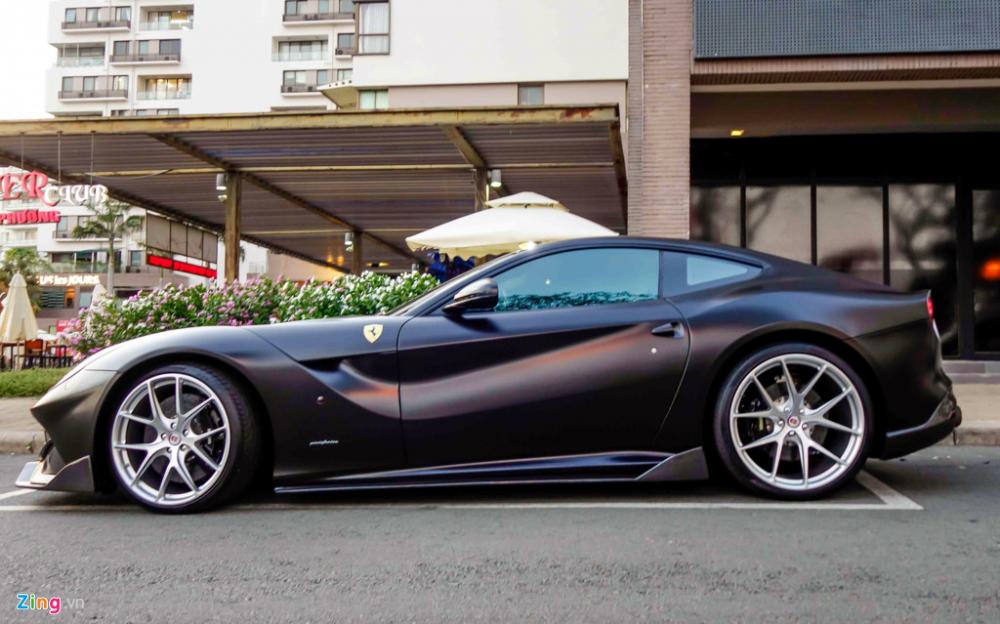 Ferrari F12 sơn độc. Ferrari F12 sơn độc