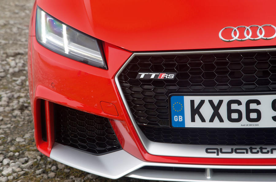 Đánh giá xe Audi TT 2017: Đèn pha Đánh giá xe Audi TT 2017: Đèn pha.