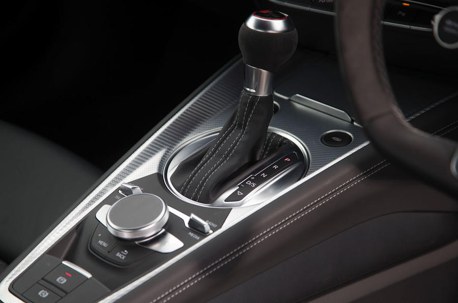 Đánh giá xe Audi TT 2017: Tính năng an toàn Đánh giá xe Audi TT 2017: Tính năng an toàn.