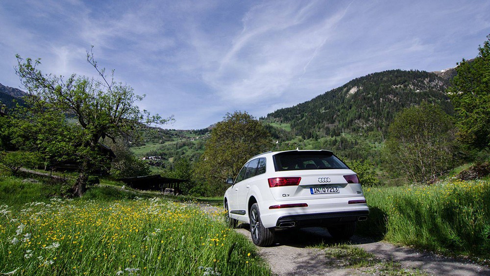 Đánh giá xe Audi Q7 2016: Đuôi xe.