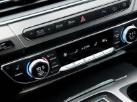 Đánh giá xe Audi Q7 2016: Phím điều khiển chức năng.