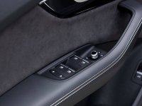 Đánh giá xe Audi Q7 2016: Nút bấm bên trong ghế lái.