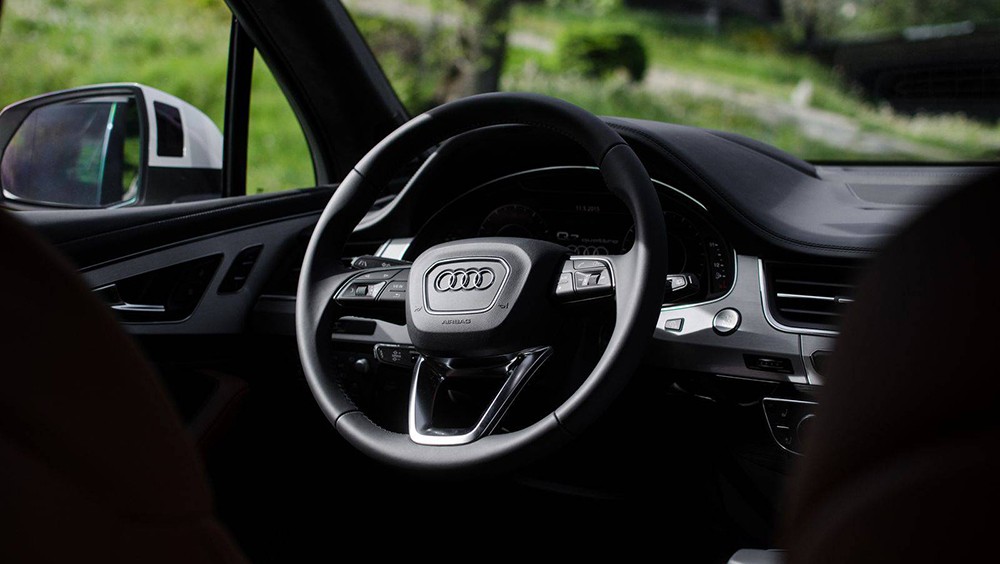 Đánh giá xe Audi Q7 2016: Vô-lăng.