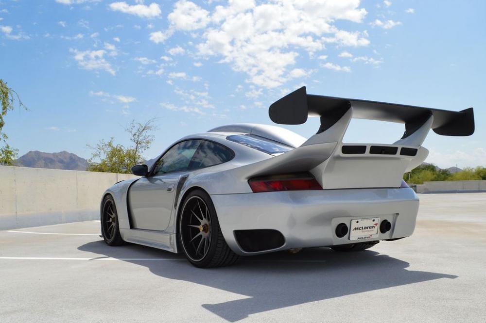 Porsche 911 GT2 2002 khác lạ sau độ, giá 6,8 tỷ đồng.