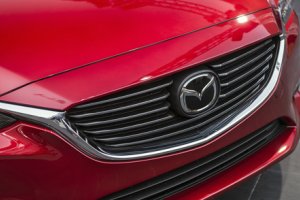 Đánh giá xe Mazda 6 2017: Đèn pha LED mới, tự động điều chỉnh góc chiều theo chiều xoay vô lăng 