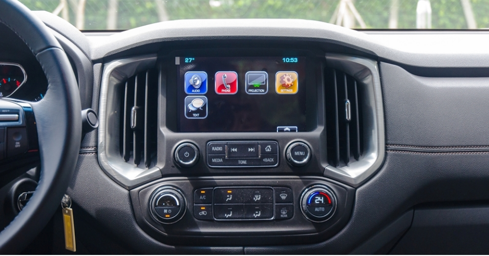 Đánh giá xe Chevrolet Colorado 2017: Bảng tablo thiết kế hiện đại hơn, nhiều chi tiết bắt mắt hơn a2