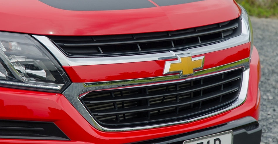 Đánh giá xe Chevrolet Colorado 2017: Lưới tản nhiệt hình thang ngược 1