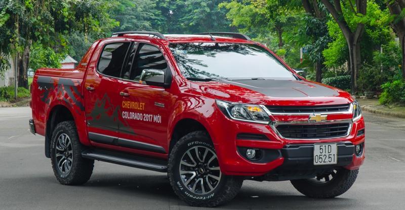Đầu xe Chevrolet Colorado 2017 là sự hòa quyện giữa các đường nét tinh tế của SUV với sự khỏe khoắn của bán tải a4