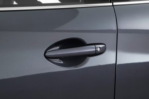 Đánh giá xe Mazda 6 2017: Xe có tay nắm cửa sơn đồng mầu với thân xe 2