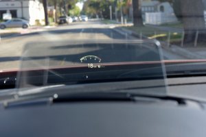 Đánh giá xe Mazda 6 2017: Xe có HUD hiển thị trên kính lái tiện ích 2