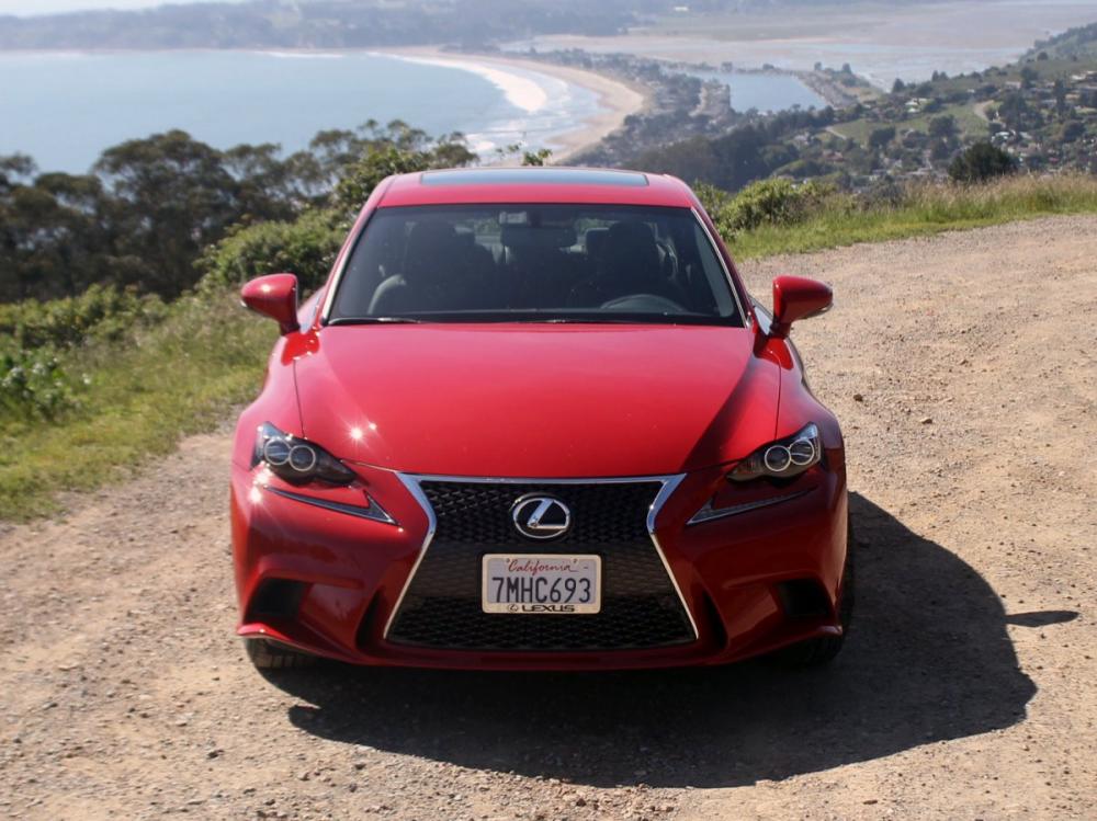 Đánh giá xe Lexus IS 2016: Thiết kế đầu xe khá hầm hố Đánh giá xe Lexus IS 2016 về thiết kế đầu xe a1