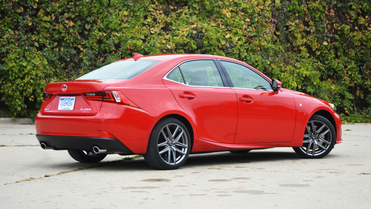 Lexus IS 2016 sở hữu loạt trang bị an toàn hiện đại, tiên tiến Lexus IS 2016 sở hữu loạt trang bị an toàn hiện đại, tiên tiến,