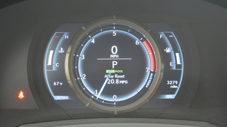 Đánh giá xe Lexus IS 2016 về bảng đồng hồ lái 2 Đánh giá xe Lexus IS 2016 về bảng đồng hồ lái A2