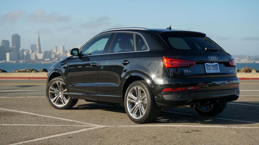 Đánh giá xe Audi Q3 2016: Đuôi xe Đánh giá xe Audi Q3 2016: Đuôi xe.