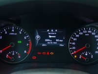 Đánh giá xe Kia Optima 2017: Cụm đồng hồ với 2 màu tương phản dễ nhìn.