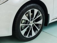 Đánh giá xe Kia Optima 2017: Lazăng hợp kim.