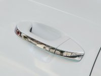 Đánh giá xe Kia Optima 2017: Tay nắm cửa mạ crom sáng bóng.