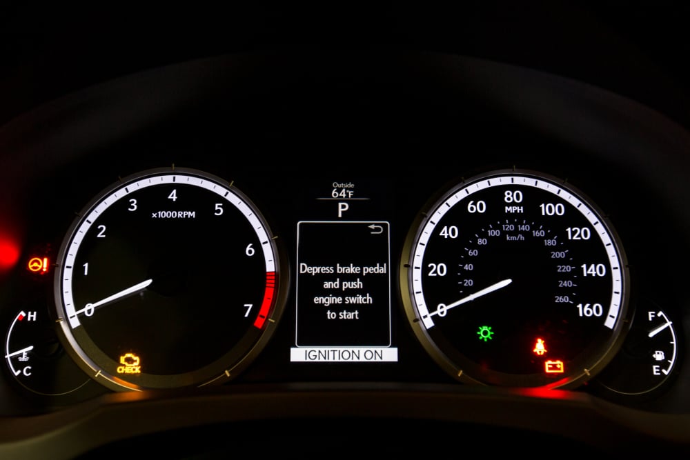 Đánh giá xe Lexus RC 2017: Bảng đồng hố lái.