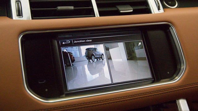 Đánh giá xe Land Rover Range Rover Sport 2017: Hệ thống thông tin giải trí với công nghệ hiện đại bậc nhất hiện nay t059
