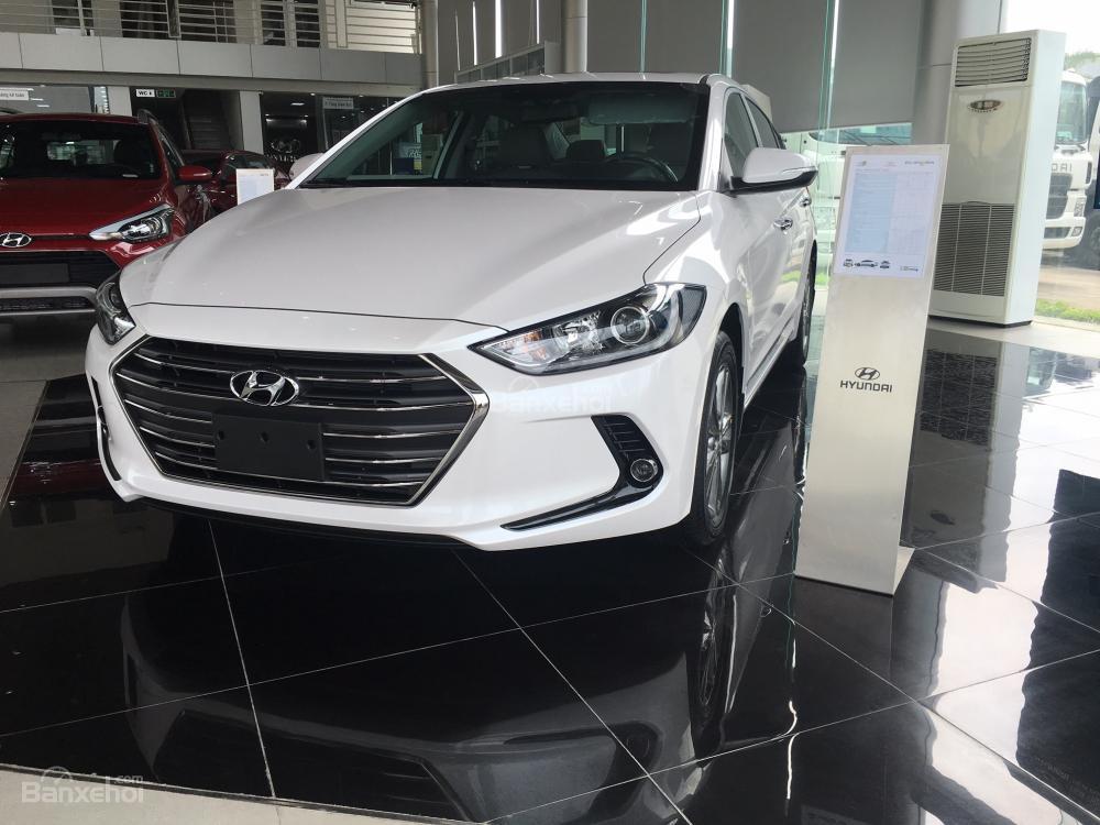 Hyundai Long Biên-Hyundai Elantra 2018, giá tốt nhất thị trường, KM lớn, hỗ trợ trả góp 90%, LS thấp: 0913311913-3 Hyundai Long Biên-Hyundai Elantra 2018, giá tốt nhất thị trường, KM lớn, hỗ trợ trả góp 90%, LS thấp: 0913311913-3