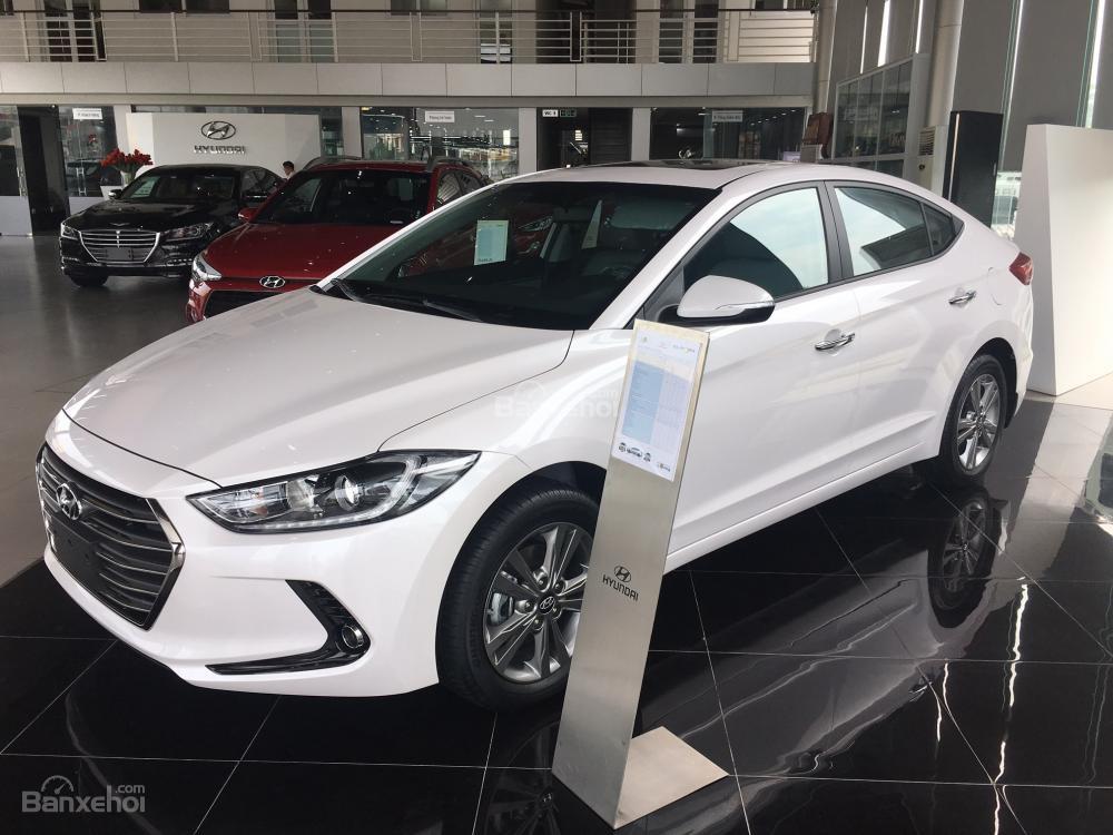 Hyundai Long Biên-Hyundai Elantra 2018, giá tốt nhất thị trường, KM lớn, hỗ trợ trả góp 90%, LS thấp: 0913311913-4 Hyundai Long Biên-Hyundai Elantra 2018, giá tốt nhất thị trường, KM lớn, hỗ trợ trả góp 90%, LS thấp: 0913311913-4