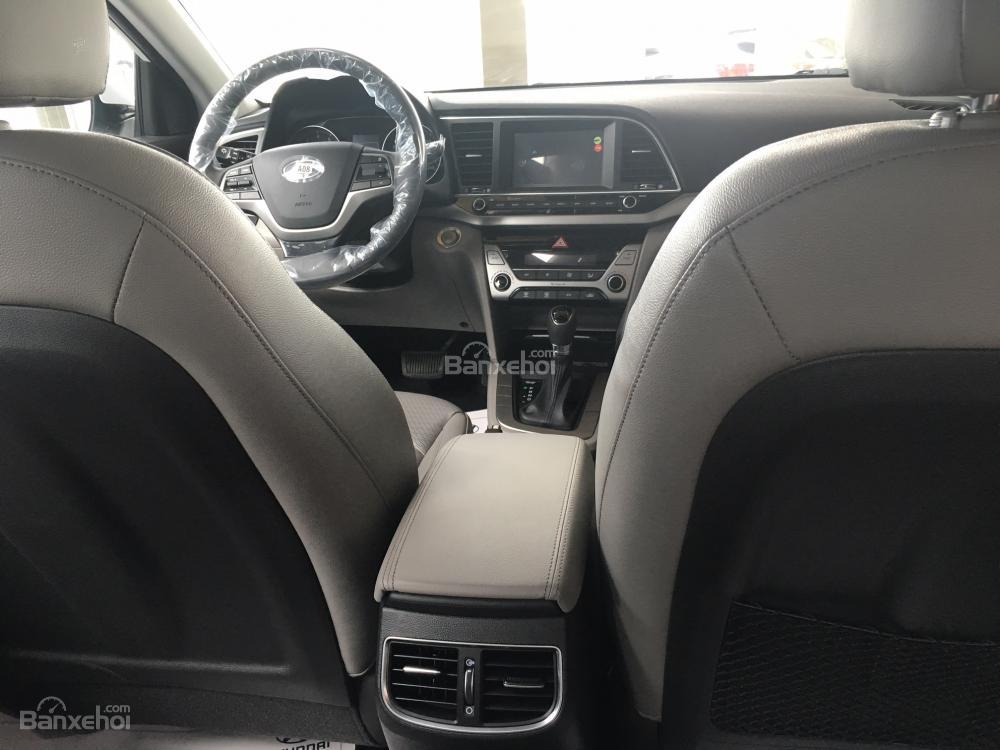 Hyundai Long Biên-Hyundai Elantra 2018, giá tốt nhất thị trường, KM lớn, hỗ trợ trả góp 90%, LS thấp: 0913311913-6 Hyundai Long Biên-Hyundai Elantra 2018, giá tốt nhất thị trường, KM lớn, hỗ trợ trả góp 90%, LS thấp: 0913311913-6