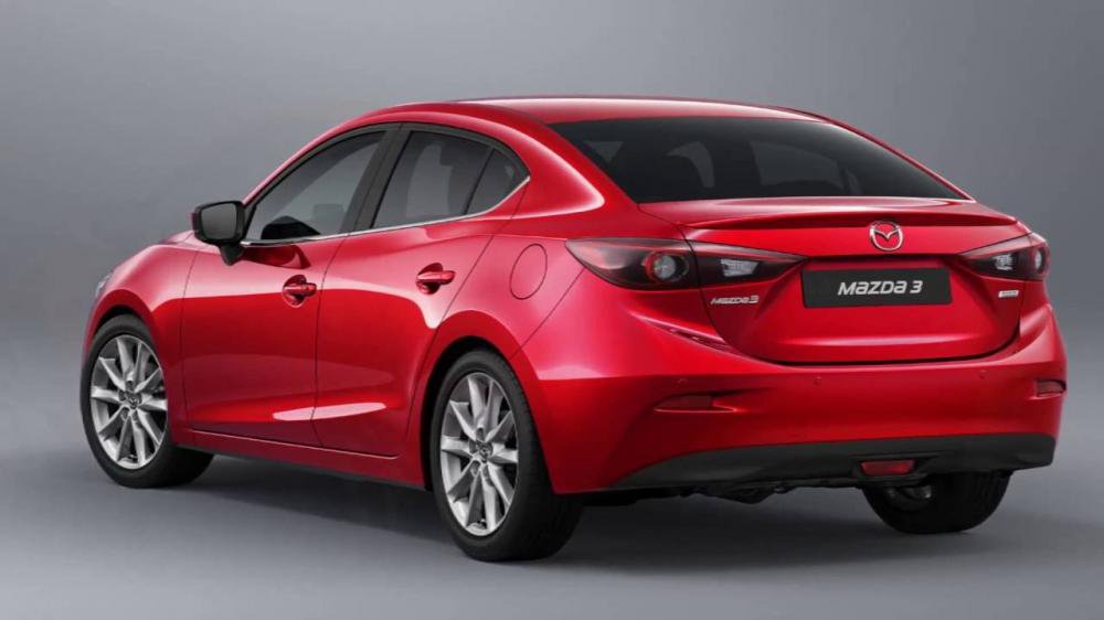 Đánh giá xe Mazda 3 2017: Đuôi xe thay đổi ở cụm đèn hậu so với thệ hệ cũ a8