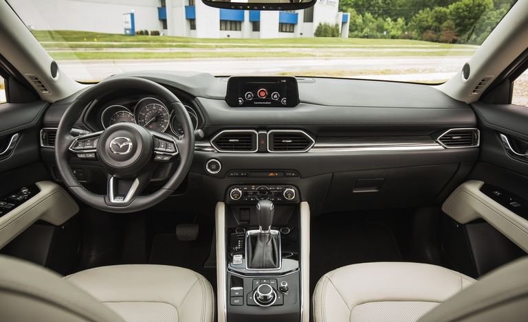 Khoang nội thất Mazda CX-5 2018