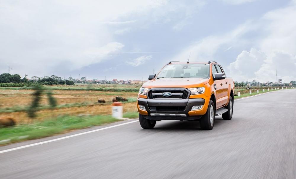 Đánh giá xe Ford Ranger Wildtrak 2018: Ngoại thất bắt mắt Ảnh chụp xe Ford Ranger Wildtrak 2018 từ phía trước
