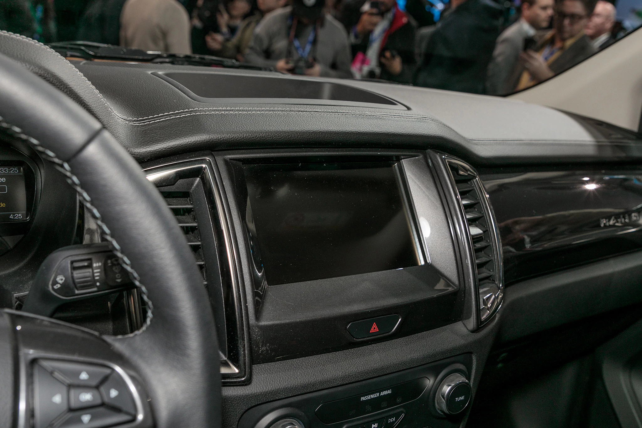 Đánh giá xe Ford Ranger 2019-2020 thế hệ mới nhất 19 Đánh giá xe Ford Ranger 2019-2020 thế hệ mới nhất a19