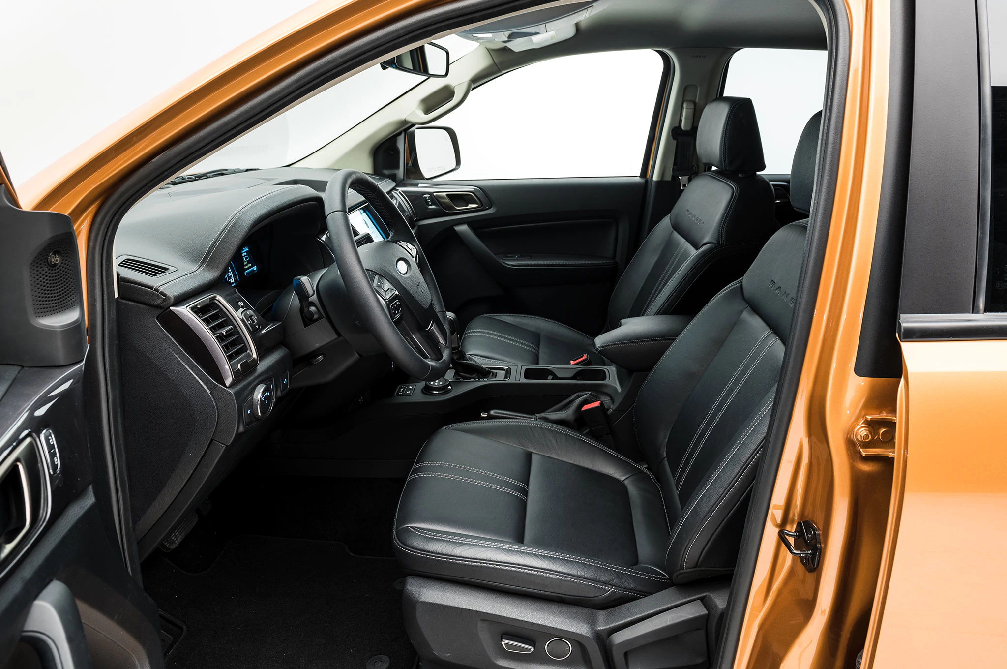 Đánh giá xe Ford Ranger 2019-2020 thế hệ mới nhất 23 Đánh giá xe Ford Ranger 2019-2020 thế hệ mới nhất a23