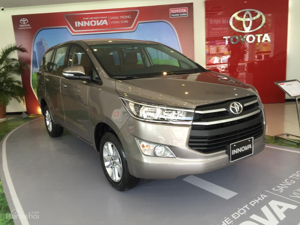 Innova 2018 2.0E số sàn KM khủng 45tr- Hỗ trợ vay 90%- 240tr nhận xe ngay- LH: 01248.67.9999 Huy Toyota Thanh Xuân-0 Innova 2018 2.0E số sàn KM khủng 45tr- Hỗ trợ vay 90%- 240tr nhận xe ngay- LH: 01248.67.9999 Huy Toyota Thanh Xuân-0
