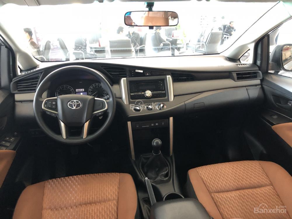 Innova 2018 2.0E số sàn KM khủng 45tr- Hỗ trợ vay 90%- 240tr nhận xe ngay- LH: 01248.67.9999 Huy Toyota Thanh Xuân-2 Innova 2018 2.0E số sàn KM khủng 45tr- Hỗ trợ vay 90%- 240tr nhận xe ngay- LH: 01248.67.9999 Huy Toyota Thanh Xuân-2