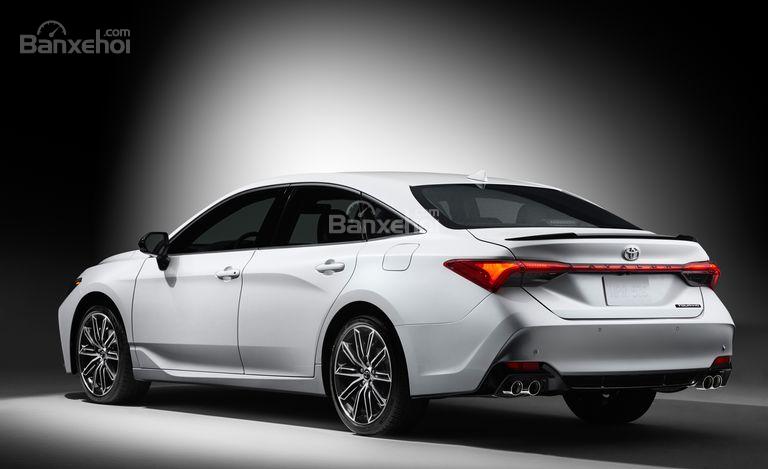 Đánh giá xe Toyota Avalon 2019: Xe có 2 tùy chọn động cơ Đánh giá xe Toyota Avalon 2019: Xe có 2 tùy chọn động cơ.